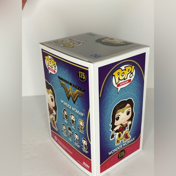 Wonder Woman FUNKO WALMART EXCLUSIVE NIB price firm - Picture 3 of 7